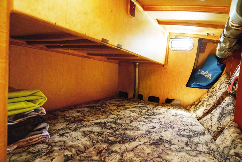 Увеличить фото каюты яхты Черная Жемчужина Каюта яхты Черная Жемчужина