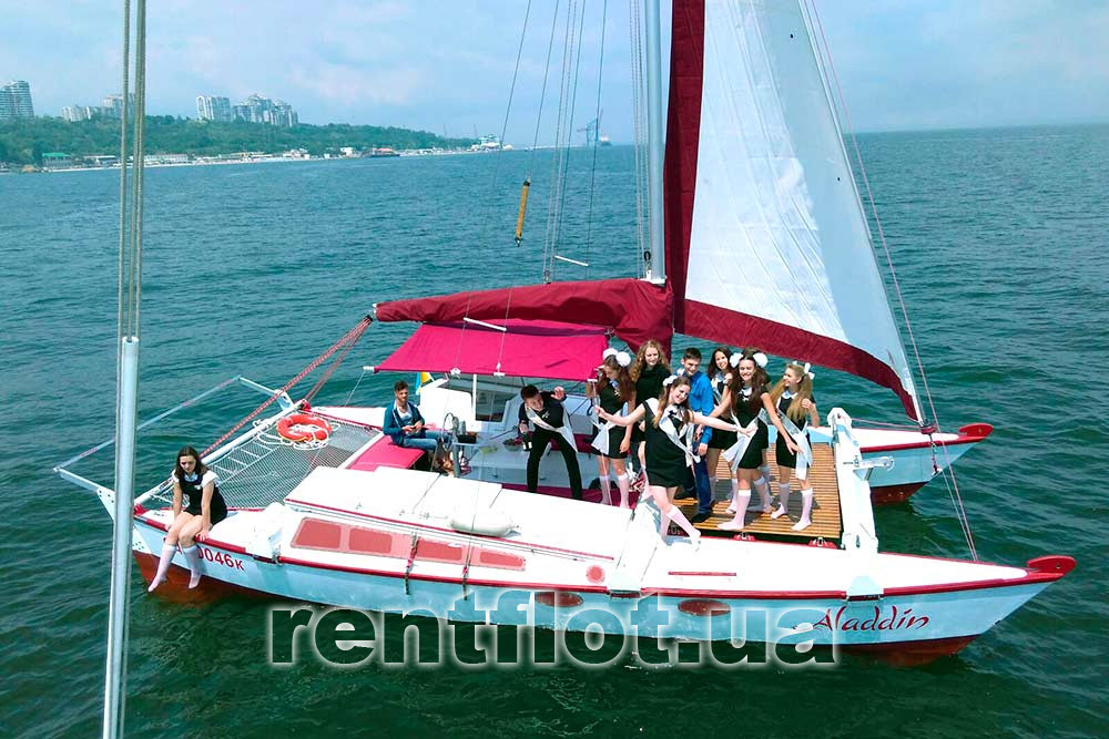 Enlarge photo of graduation ceremony on catamaran Aladdin Graduation on catamaran Aladdin