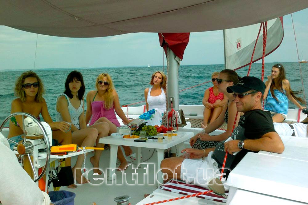 Enlarge the photo of the meeting of friends on the Aladdin catamaran Meeting friends on Aladdin catamaran