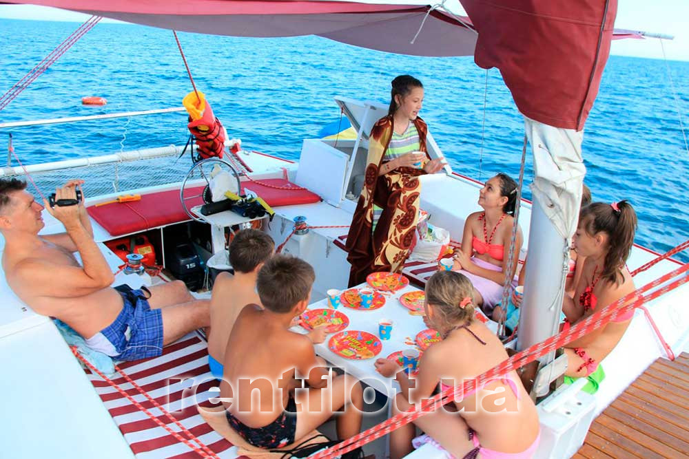 Enlarge photo of children's birthday on the catamaran Aladdin Children's birthday on the Aladdin catamaran