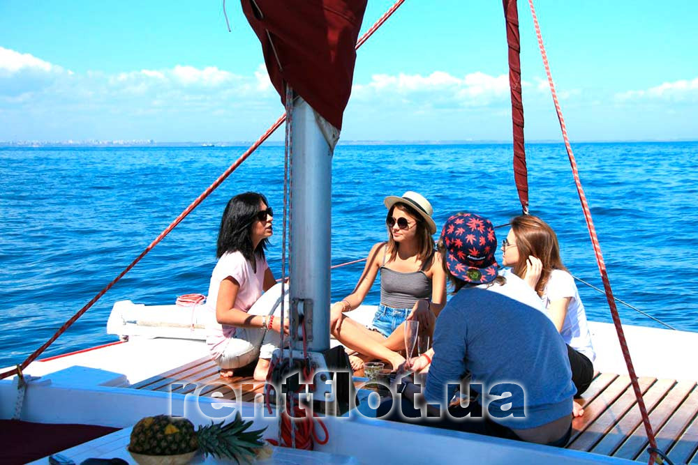 Enlarge photo of the weekend on the catamaran Aladdin Weekend on catamaran Aladdin