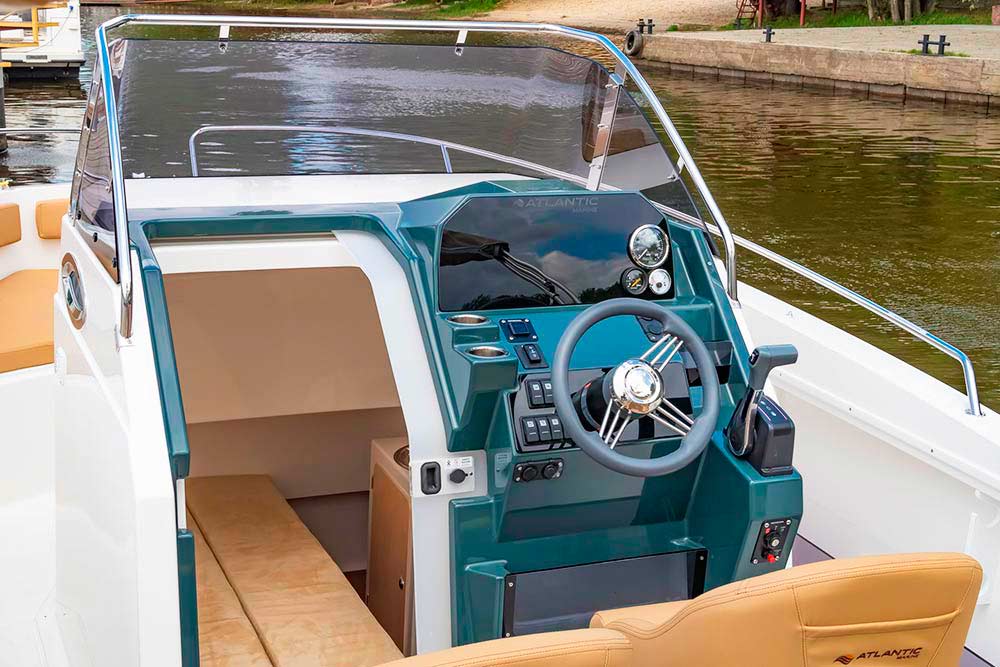 Enlarge photo of the captain's station of the motor boat Atlantic-750 Captain's post of motor boat Atlantic-750