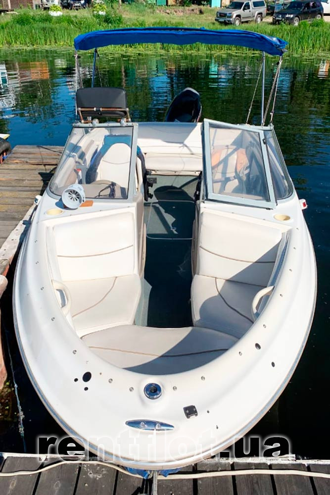 Збільшити фото проходу в кормовій кокпіт катера Бейлайнер-180 Вейк Прохід в кормовій кокпіт катера Бейлайнер-180 Вейк