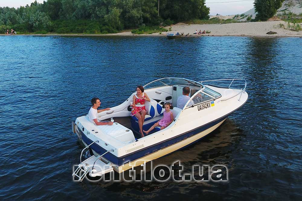 Катер Бейлайнер-192 на тихому ходу