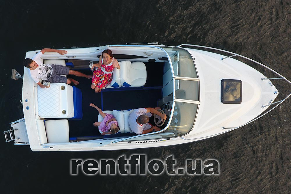 Вид згори катера Бейлайнер-192