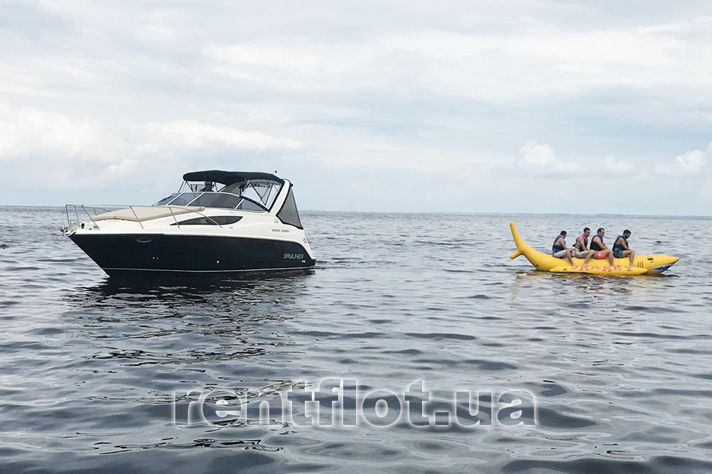 Enlarge photo of boat attraction Bayliner-285 Boat attraction Bayliner-285