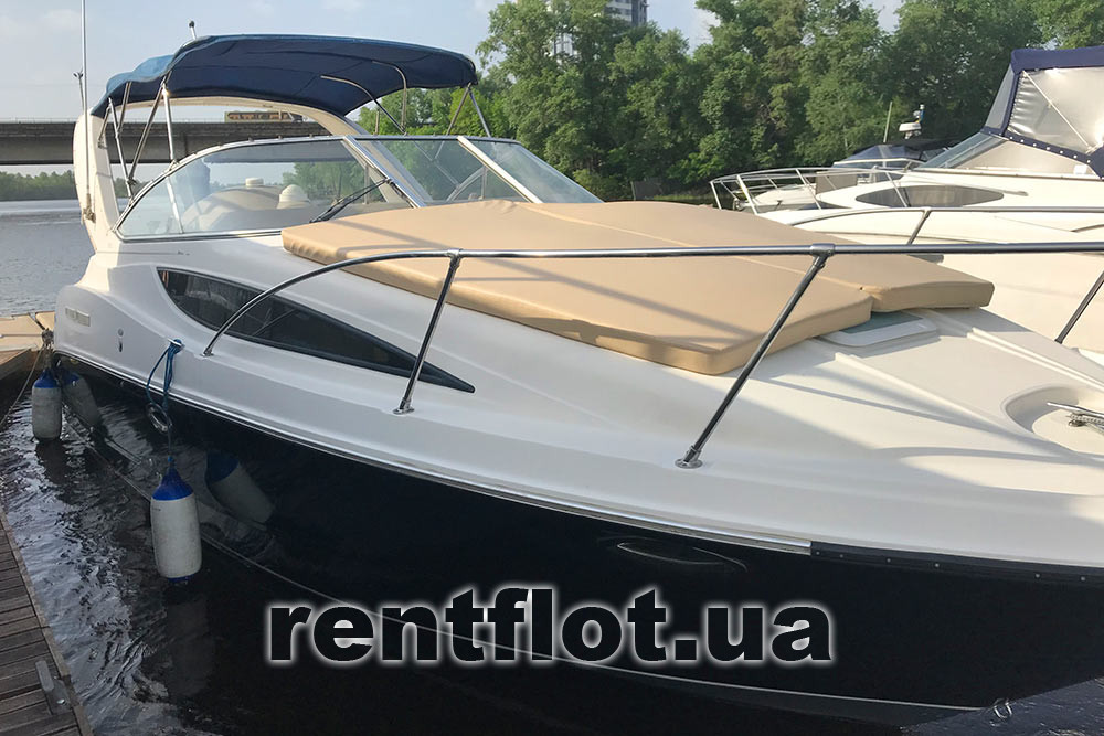 Enlarge photo of the sun deck of boat Beiliner-285 Solar deck of boat Bayliner-285
