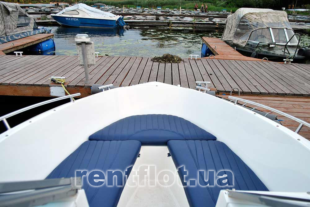 Enlarge photo of the bow of the boat Galleon A5 The bow of the boat Galeon A5