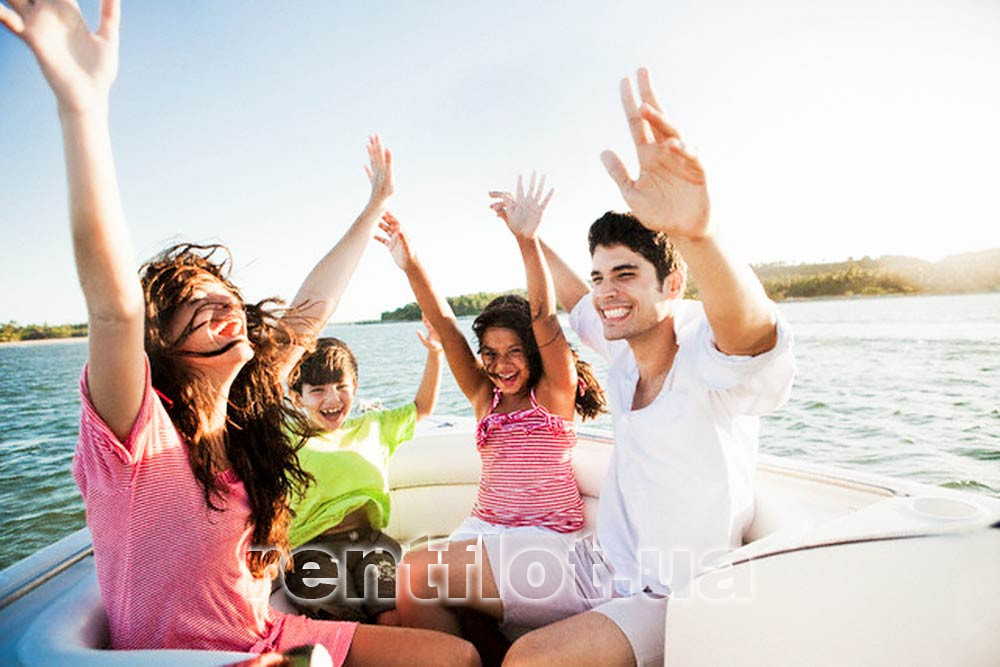 Enlarge the photo of guests on the boat Galeon A5 Guests on boat Galleon A5