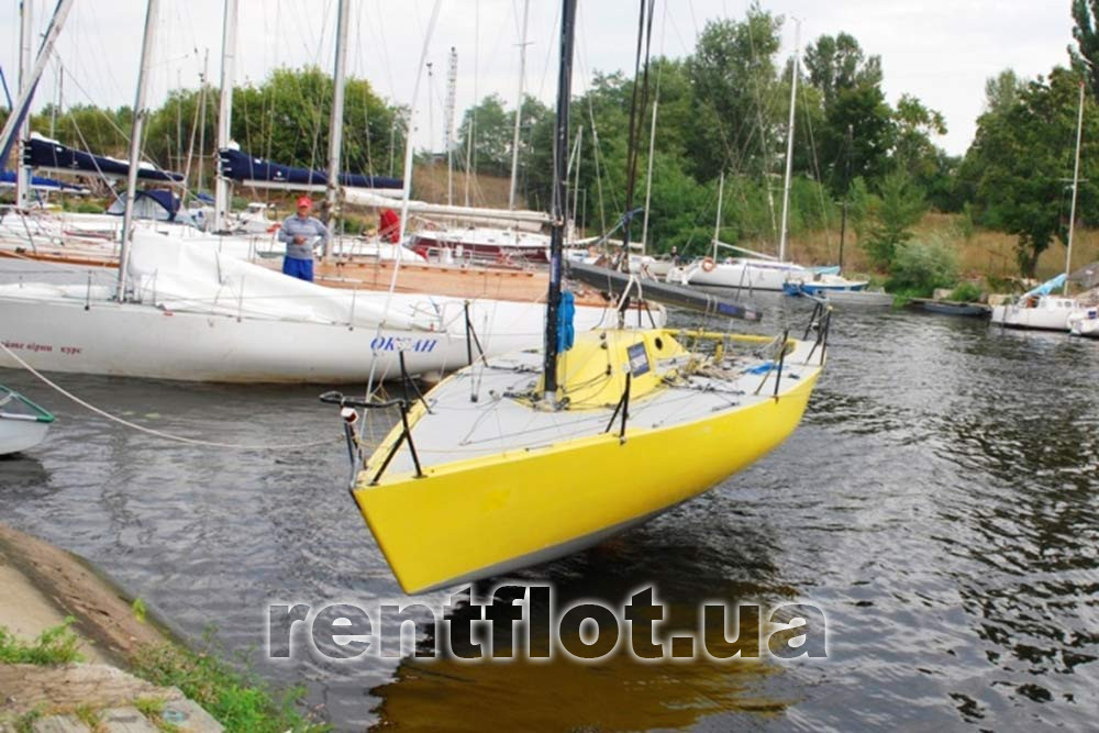 Before the start of the corporate sailing regatta in Obolon
