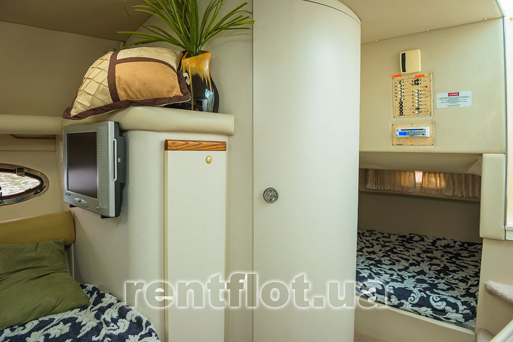 Enlarge photo of the aft saloon of the motor yacht Cruiser-720 Aft saloon of motor yacht Cruiser-720