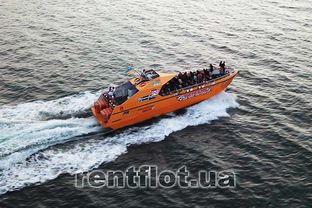 Enlarge photo of speed boat Legenda-2 on the move Speed boat Legend-2 on the move