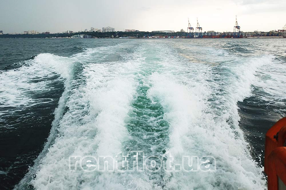 Enlarge photo of boat Legend-2 at speed Boat Legend-2 at speed