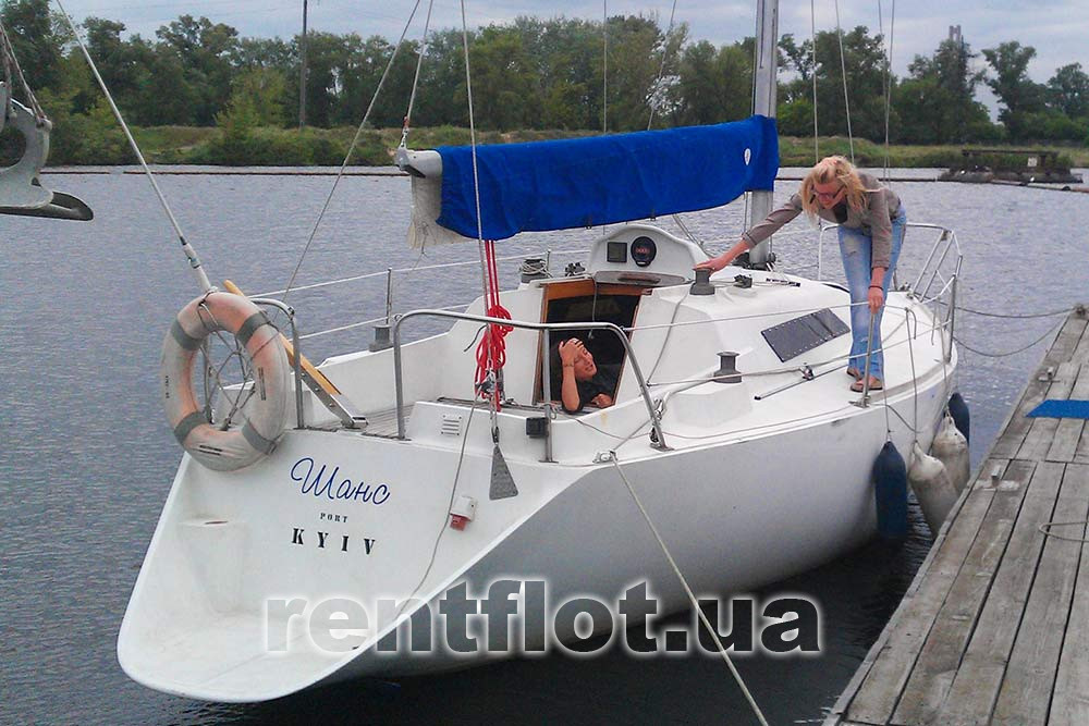 Увеличить фото кормы парусной яхты Шанс Корма парусной яхты Шанс