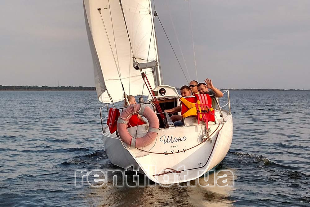 Увеличить фот парусной яхты Шанс на ходу Парусная яхта Шанс на ходу