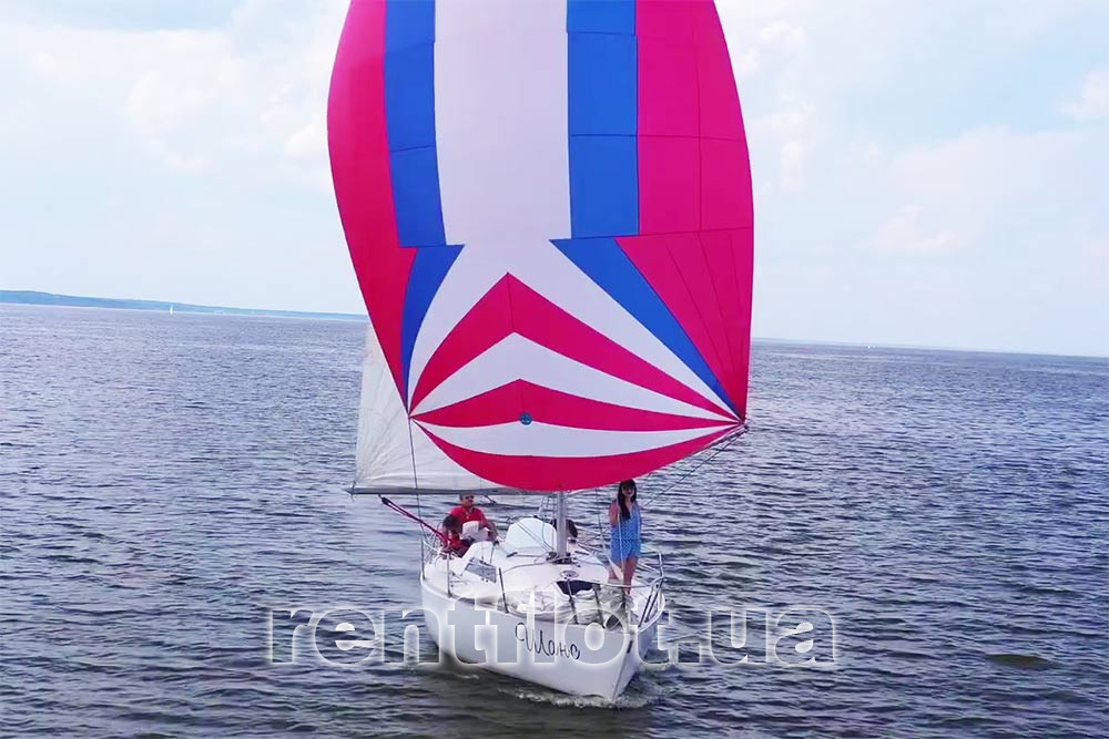 Увеличить фото под парусом на парусной яхте Шанс Под парусом на парусной яхте Шанс