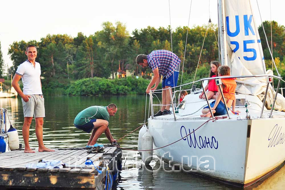 Увеличить фото швартовки парусной яхты Шанс Швартовка парусной яхты Шанс