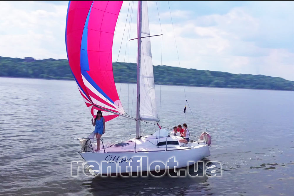 Увеличить фото левого борта парусной яхты Шанс Левый борт парусной яхты Шанс