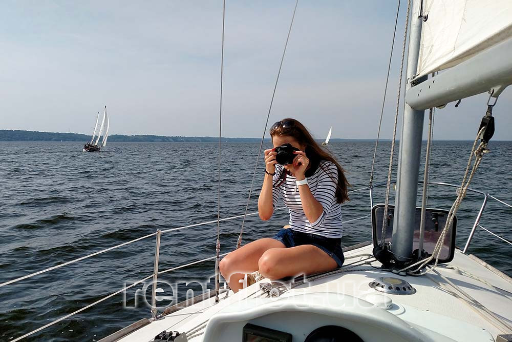 Увеличить фото фотосессии на парусной яхте Шанс Фотосессия на парусной яхте Шанс