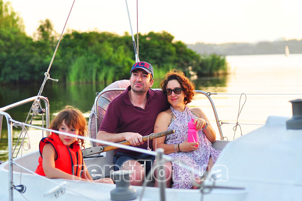 Увеличить фото семейного отдыха на парусной яхте Шанс Семейный отдых на парусной яхте Шанс