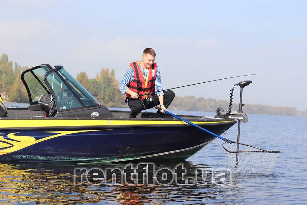 Enlarge photo of fishing on boat Finval Fishing on the Finwal boat