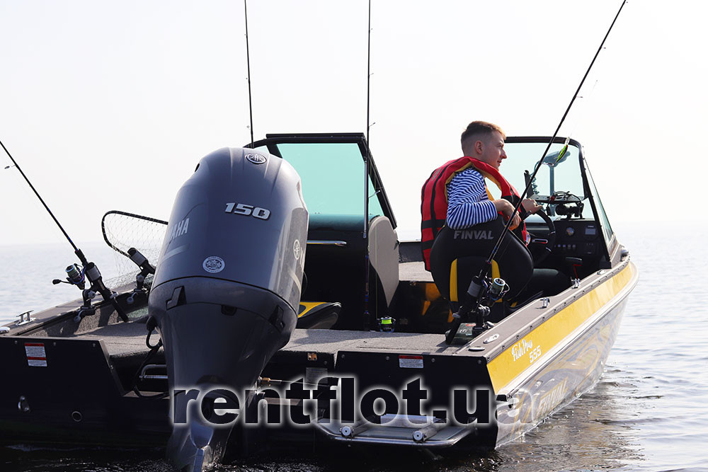 Enlarge photo of a boat trip Finval on the Kiev Sea Boat trip Finval on the Kiev Sea