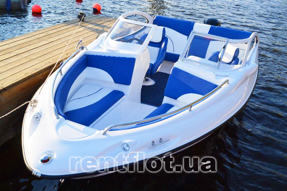 Enlarge photo of bow cockpit of motor boat Azura-520M Bow cockpit of motor boat Azura-520M