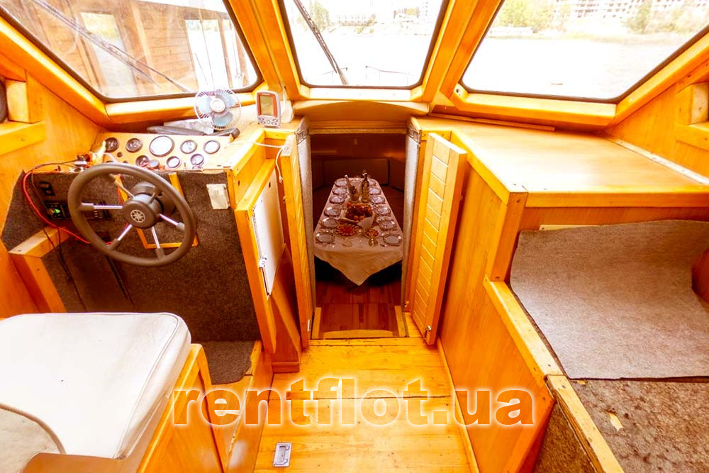 Enlarge photo of the control room and the entrance to the saloon of the motor ship Svoy Control room and entrance to the saloon of the motor ship Svoy