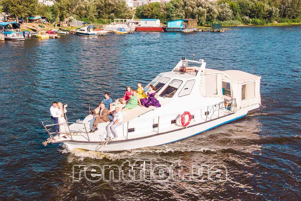 Enlarge photo of a trip on the motor ship Svoy Trip on the motor ship Svoy