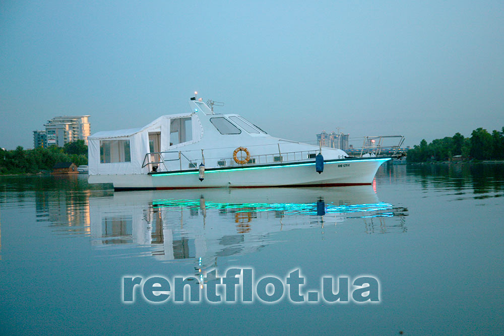Enlarge photo of an evening walk on the motor ship Svoy Evening trip on the motor ship Svoy