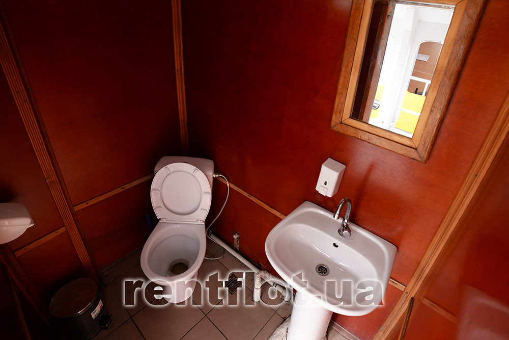 Toilet of the motor ship Ai-Petri