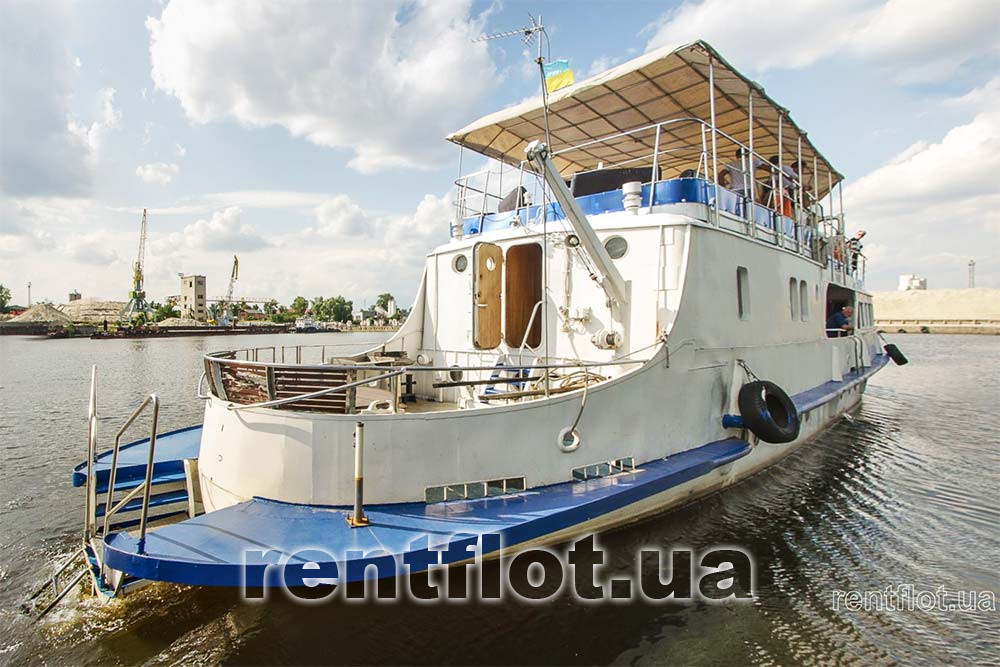 Увеличить фото кормы теплохода Акона Корма теплохода Акона