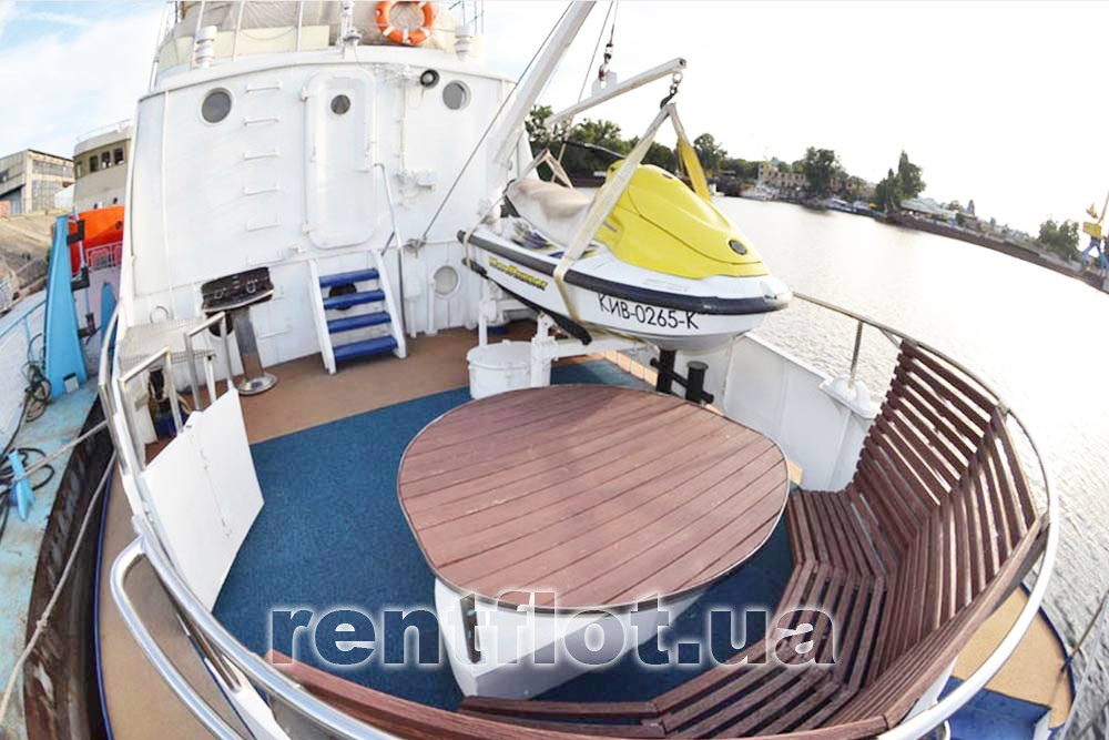 Увеличить фото крана для скутера на теплоходе Акона Кран для скутера на теплоходе Акона