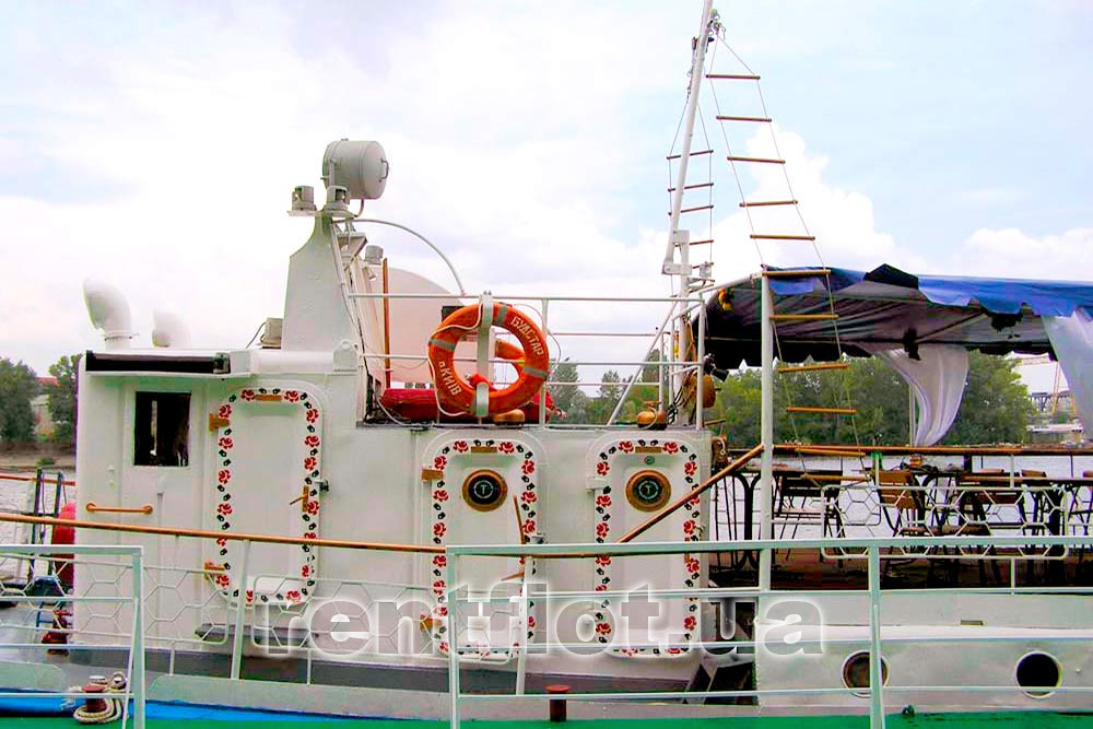 Enlarge photo of the captain's cabin on the ship Discovery The captain's cabin on the ship Discovery