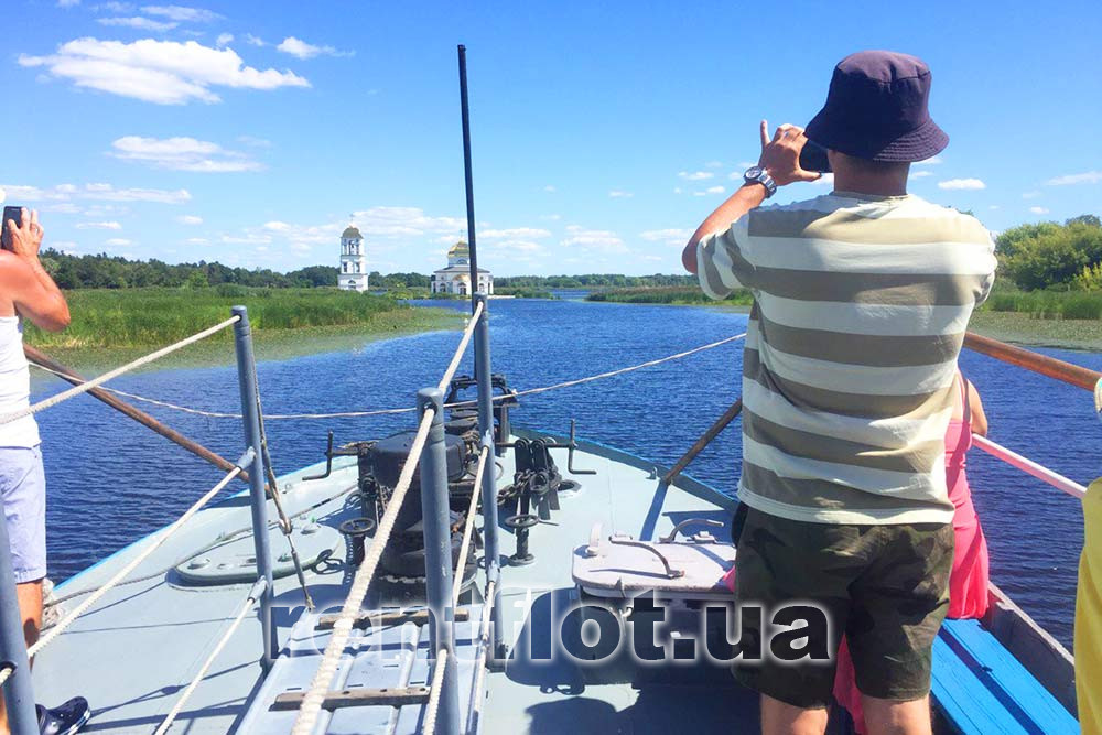 Enlarge photo of the trip on the ship Discovery Travel on motor ship Discovery