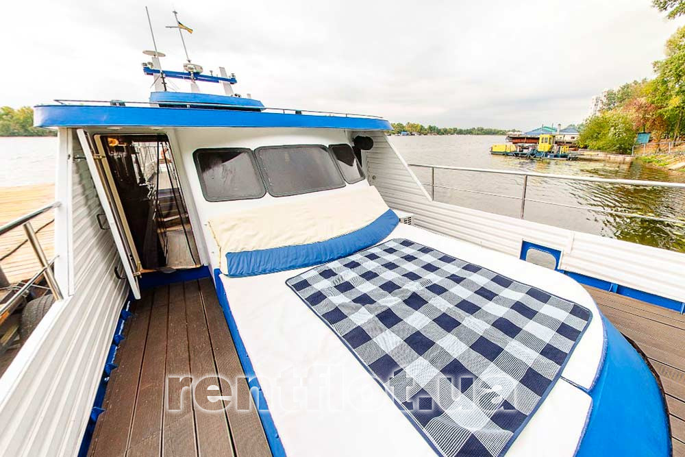 Збільшити фото сонячної палуби на теплоході Юлія Марія Сонячна палуба на теплоході Юлія Марія