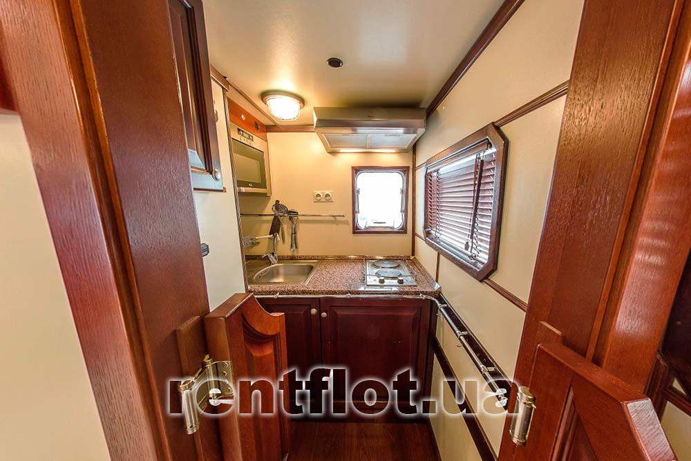 Збільшити фото камбуза на теплоході Юлія Марія Камбуз на теплоході Юлія Марія