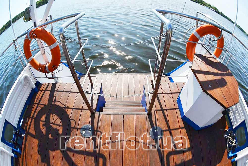 Збільшити фото трапа в воду на теплоході Юлія Марія Трап в воду на теплоході Юлія Марія