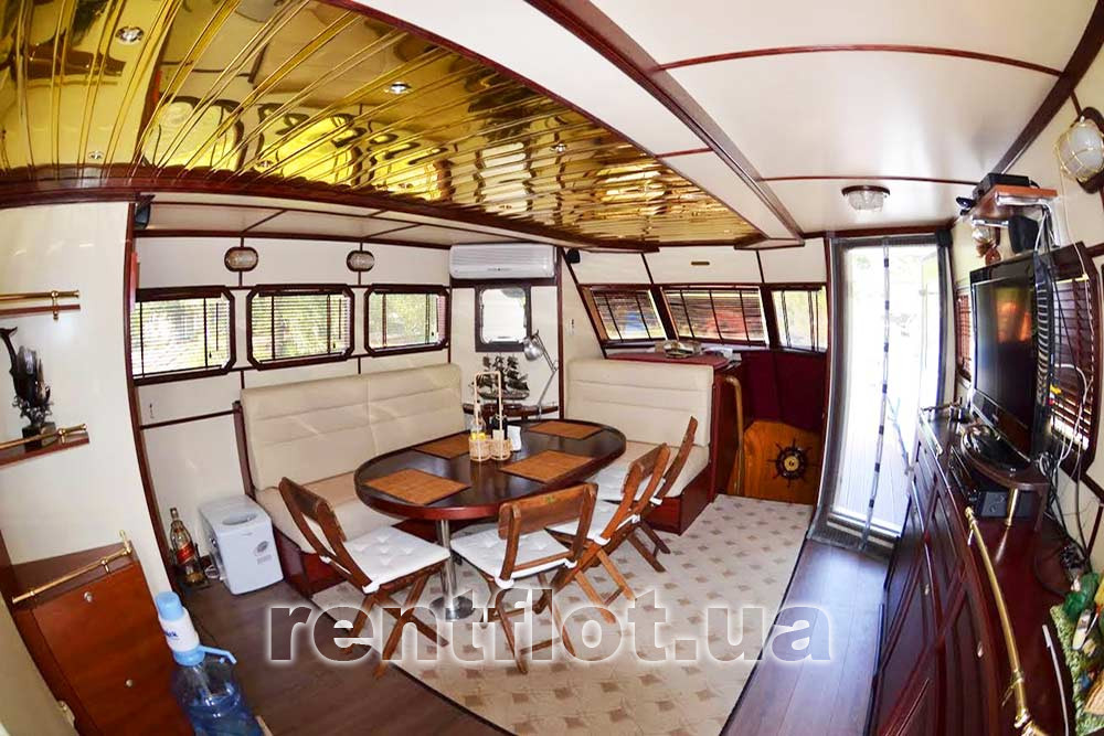 Збільшити фото кают-компанії теплохода Юлія-Марія Кают-компанія теплохода Юлія Марія