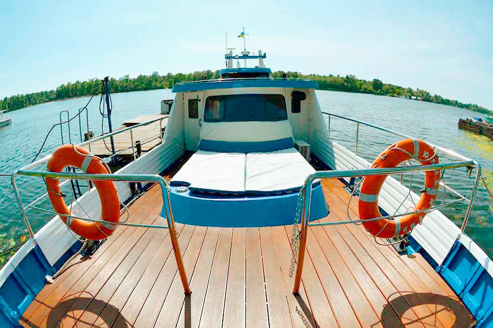 Збільшити фото верхньої палуби теплохода Юлія Марія Верхня палуба теплохода Юлія Марія