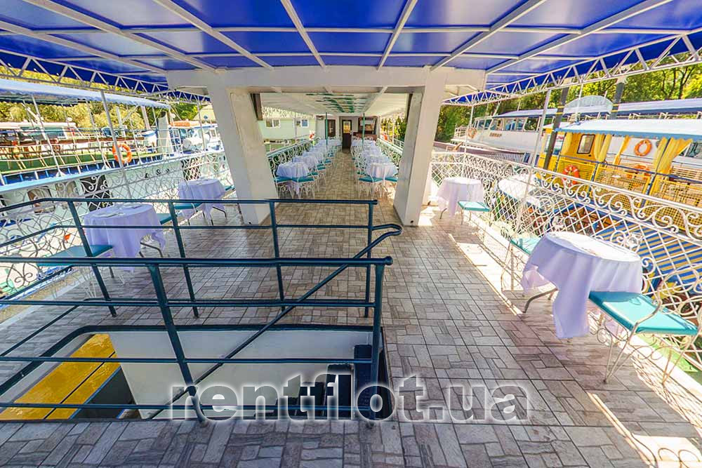 Збільшити фото кормової частини верхньої палуби теплохода Каштан-2 Кормова частина верхньої палуби теплохода Каштан-2