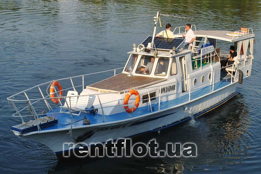 Збільшити фото прогулянки на теплоході Командор Прогулянка на теплоході Командор