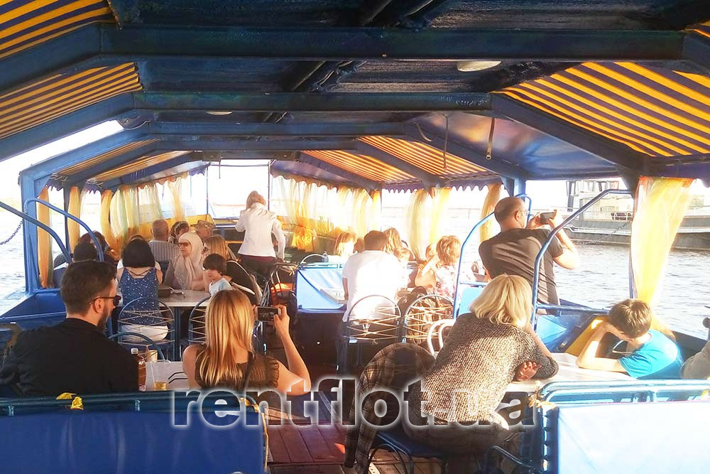 Enlarge photo of the holiday on the Mississippi motor ship Mississippi boat party