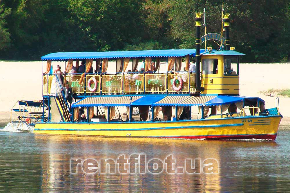 Enlarge photo of rest on motor ship Mississippi Mississippi boat vacation