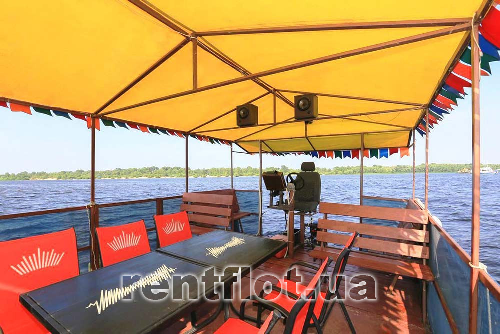 Збільшити фото кормовій частині теплохода Річковий Трамвайчик Кормова частина теплохода Річковий Трамвайчик