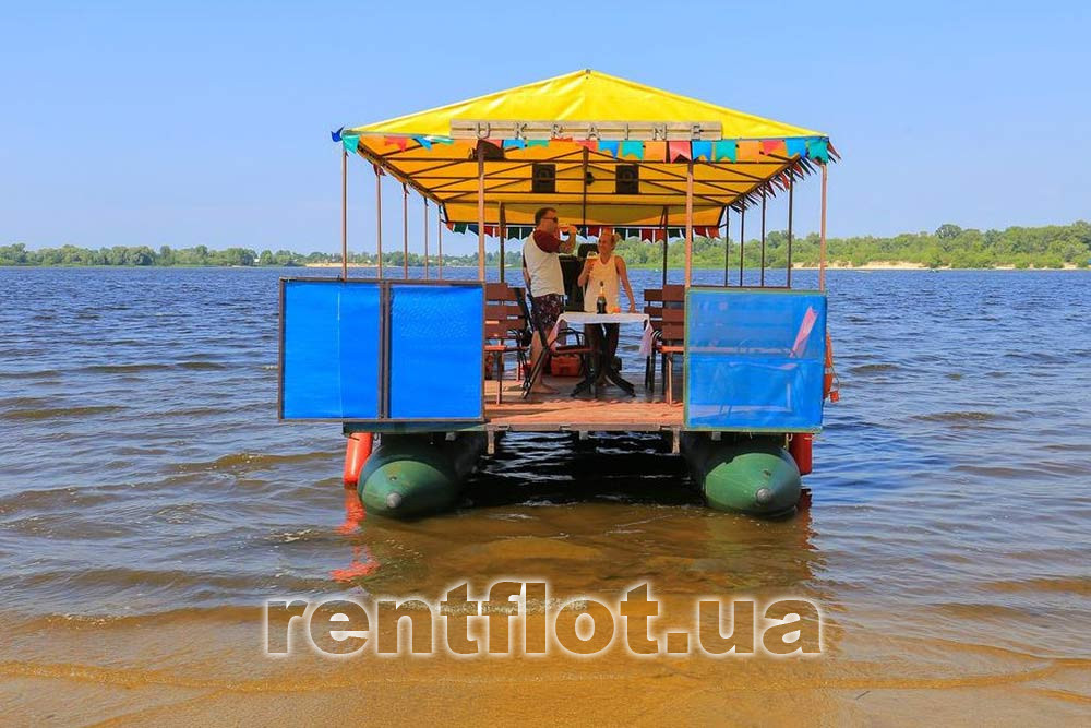 Збільшити фото теплохода Річковий Трамвайчик у берега Теплохід Річковий Трамвайчик у берега