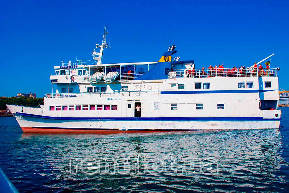 Enlarge photo of the corporate party on the motor ship catamaran Hadzhibey Corporate party on the motor ship catamaran Hadzhibey