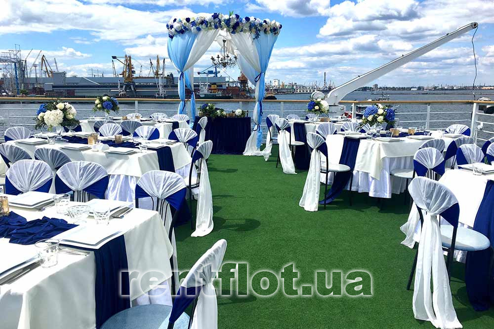 Enlarge photo of the wedding on the ship katarmaran Hadzhibey Wedding on the motor ship catamaran Hadzhibey