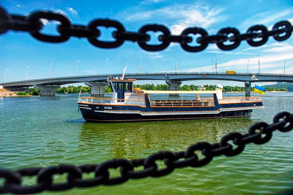 Збільшити фото теплохода Мудрий на Дніпрі Теплохід Мудрий на Дніпрі