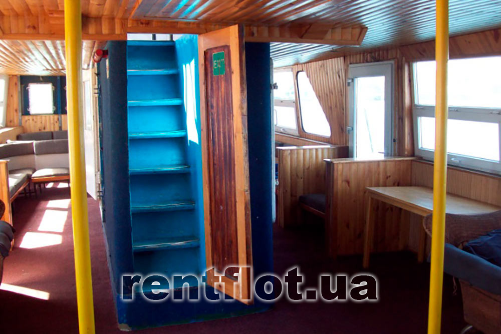 Enlarge photo of the internal gangway on the motor ship Valencia Internal gangway on the motor ship Valencia